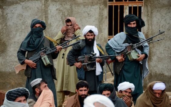 СМИ: талибы превратили 15 школ в военные базы