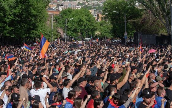 Арменияда 10 миң адам Н. Пашиняндын отставкасын талап кылууда
