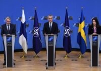 Швеция менен Финляндия НАТОго кирүү үчүн расмий арыз тапшырды