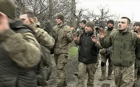 600 украинских военных сдались на металлургическом заводе «Азовсталь»