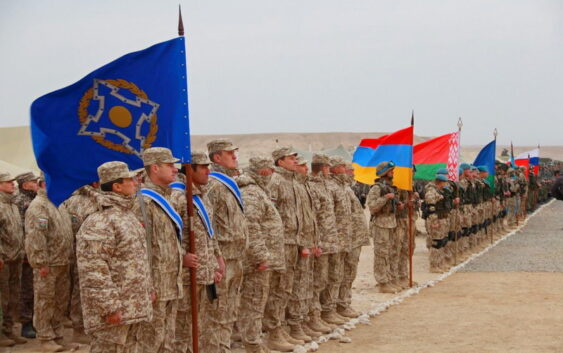 Войска ОДКБ могут ввести в Таджикистан по примеру Казахстана