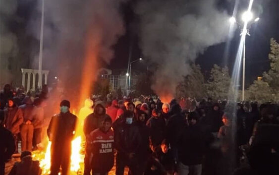 Протесты в Таджикистане: В Хороге протестующие требуют отставки местной власти (видео)