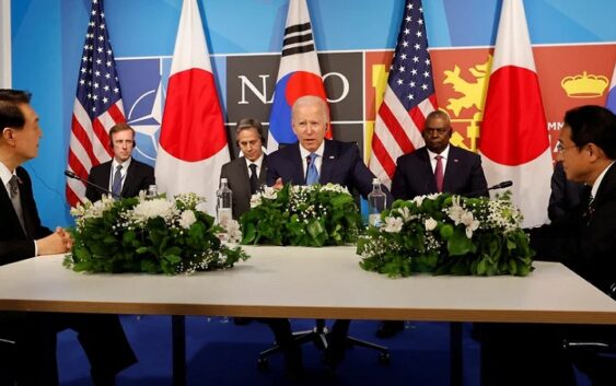 Байден переговорил с лидерами Японии и Кореи о ракетном потенциале КНДР