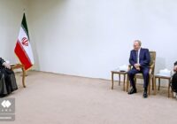 Президент России встретился с лидером Исламской Революции