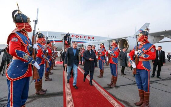 Для чего министр иностранных дел России приехал в Монголию?