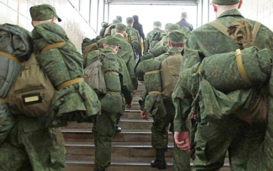 Мигранты, получившие гражданство России будут обязаны служить в армии