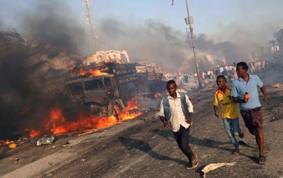 Сомалидеги ири теракт: 100дөй адам мерт болуп, 300дөн ашууну жаракат алды. Видео