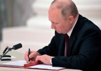 Законы о вхождении ЛНР, ДНР и двух областей в состав России подписал ВладимирПутин