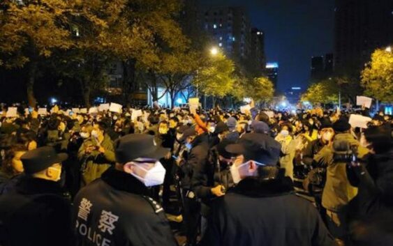 «Долой Коммунистическую партию! «В Китае из-за коронавирусного локдауна вспыхнули протесты