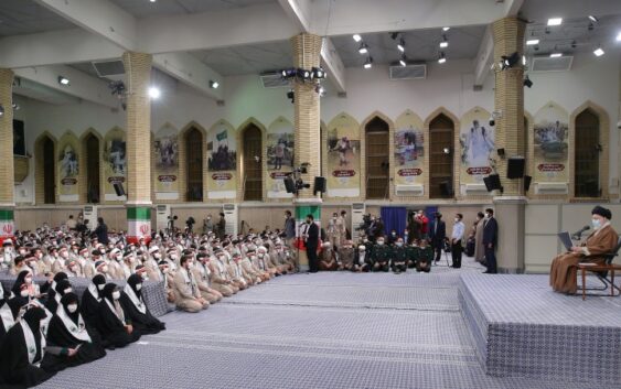 Верховный лидер революции: Быть басиджем — это культура безымянных моджахедов