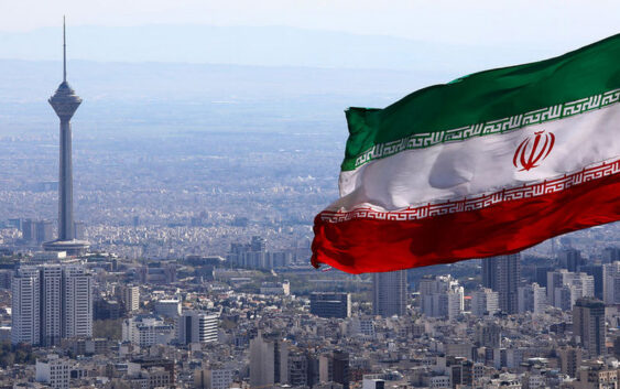 Иран өлкөдөгү соңку баш аламандыктарды «текебер державалардын» кутуму деп атады