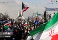 Монархия кулаган күн. Иранда Ислам революциясынын жеңишине арналган жүрүшкө 20миллиондон ашуун адам чыкты