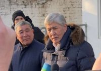 Алмазбек Атамбаев абактан чыкты. Видео