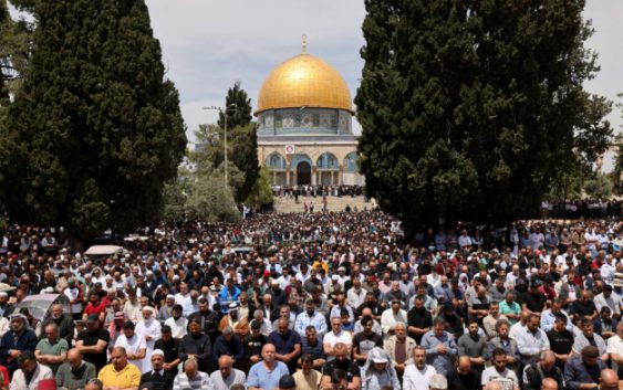 130 тысяч мусульман пришли на пятничный намаз в мечеть Аль-Акса
