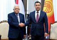 Садыр Жапаров Палестинанын президенти Махмуд Аббас менен жолукту