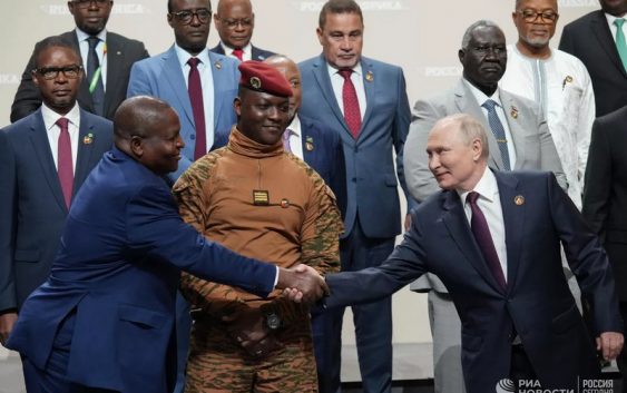 «Россия-Африка» саммитинин биринчи күнү. Кол коюлган келишимдер