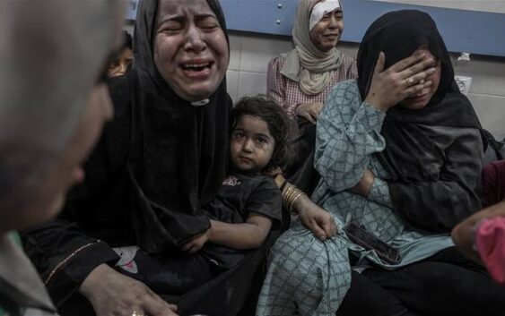 «Это геноцид»: как мир реагирует на израильский удар по больнице в Газе