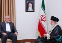 Ирандын Жогорку лидери ХАМАСтын лидери менен жолукту