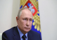 Путин: большинство россиян живут от зарплаты до зарплаты￼
