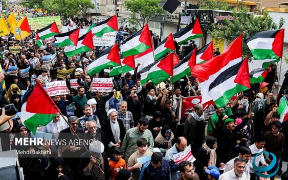 «Аль-Кудс» күнү: Иранда миңдеген адамдар палестиндерге тилектештик билдирди. Сүрөт
